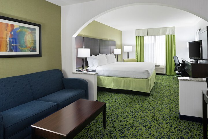 Holiday Inn Express & Suites Stroudsburg-Poconos by IHG