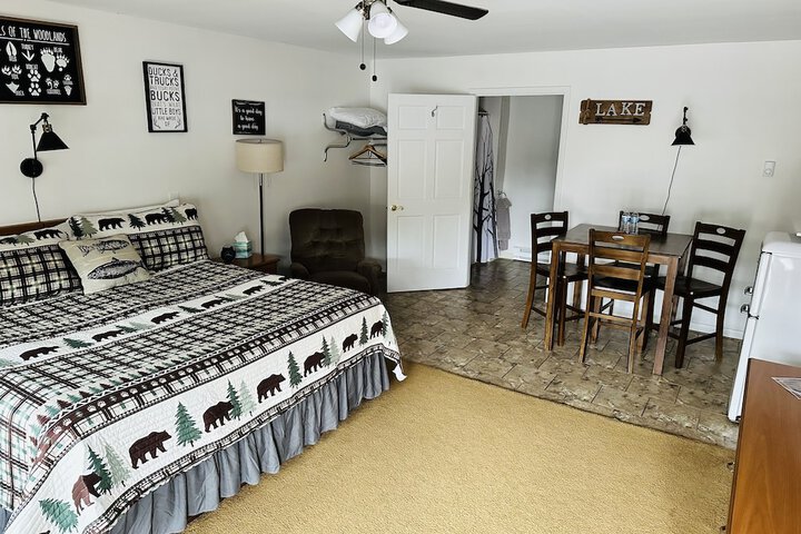 Room 18 of 33