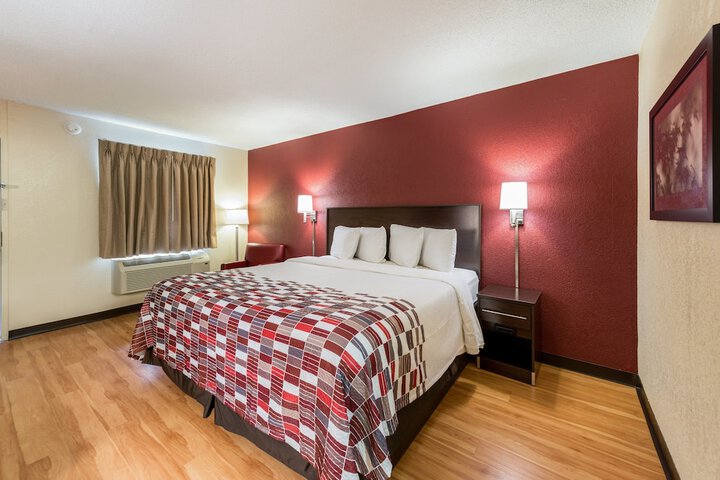 Room 9 of 29