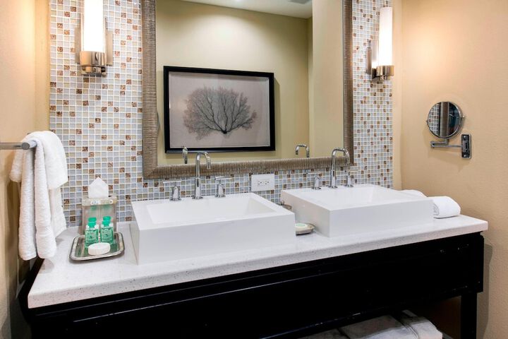 Playa Largo Resort & Spa Autograph Collection