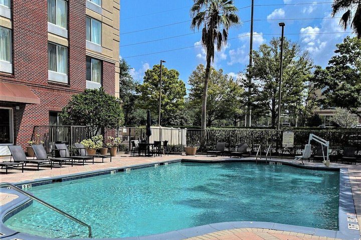 Pool 10 of 41