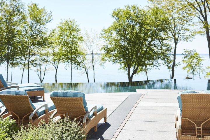 Sundeck 62 of 68