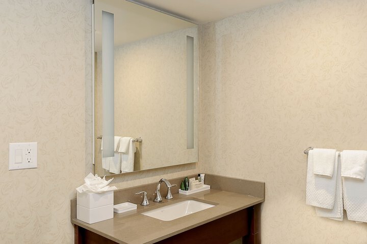 Hilton Niagara Falls / Fallsview Hotel & Suites