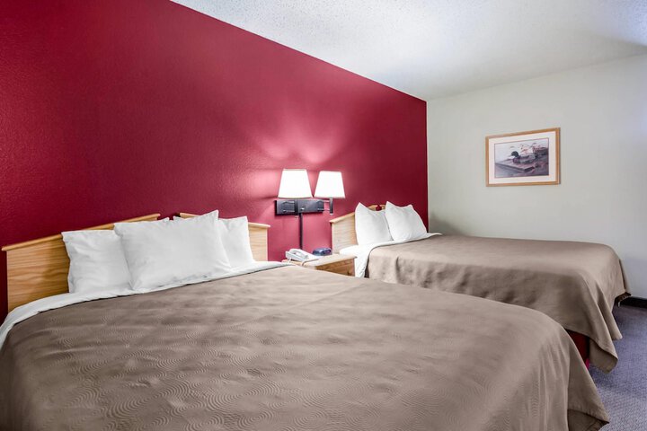 Rodeway Inn Hesston