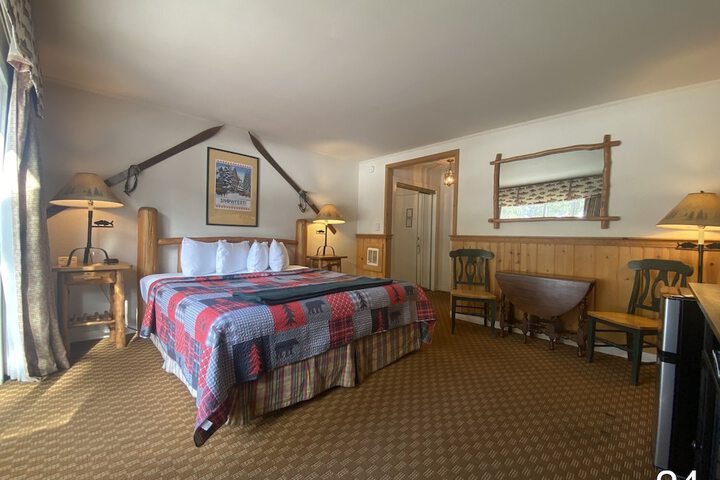 Room 34 of 77