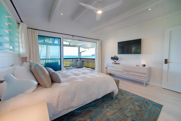Hanalei Beachfront 3 Bedroom Home by RedAwning