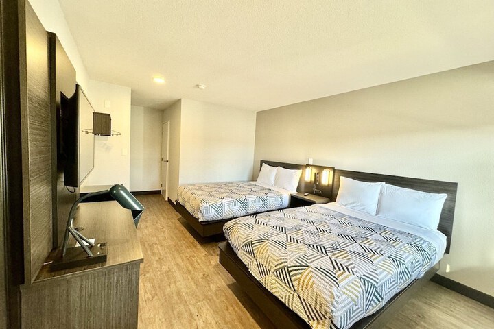 Motel 6 Bellflower CA - Los Angeles
