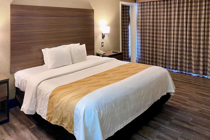 Room 14 of 28
