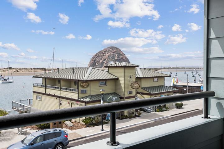 456 Embarcadero Inn & Suites