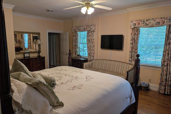 Room 32 of 73