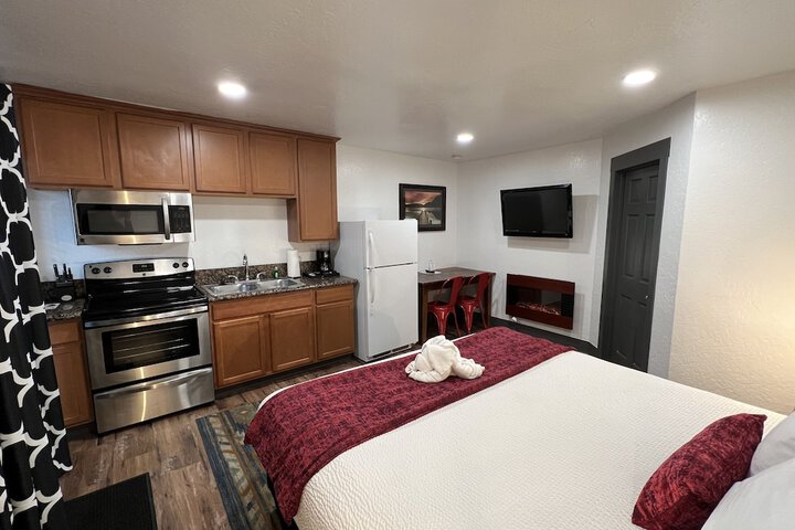 Room 32 of 49