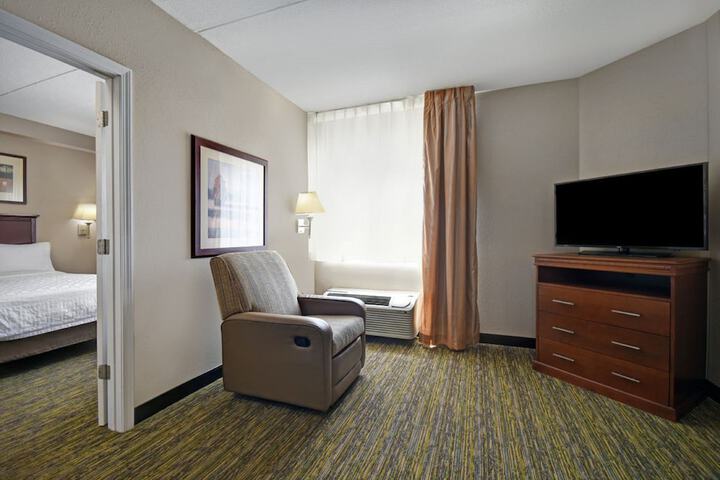 Room 11 of 23