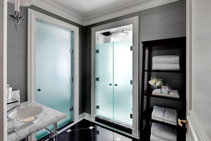 Room 63 of 116