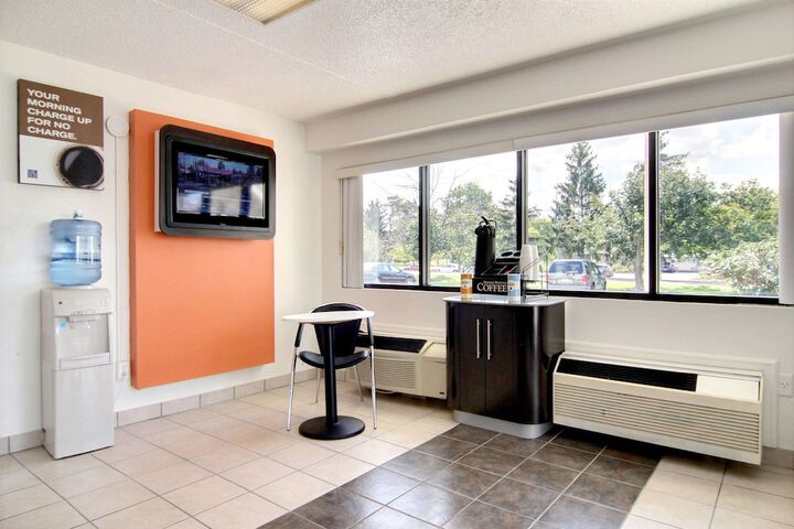 Motel 6 Middleburg Heights OH - Cleveland