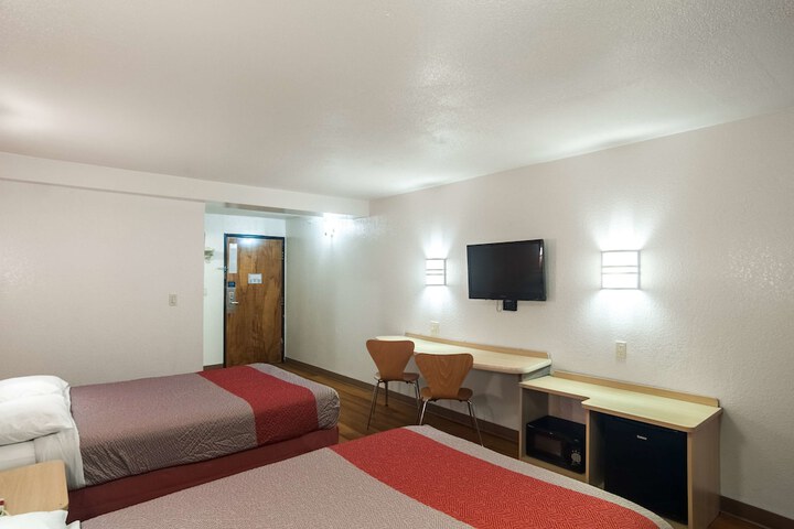 Room 27 of 30
