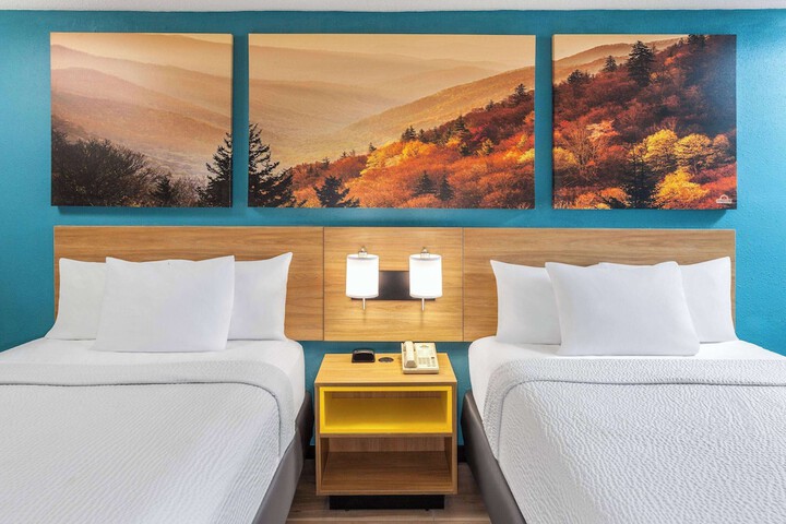 Room 17 of 32