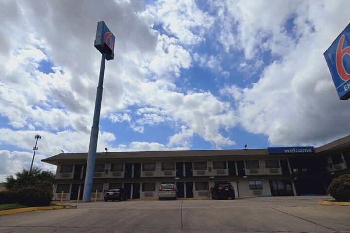Hotel 7 of 36
