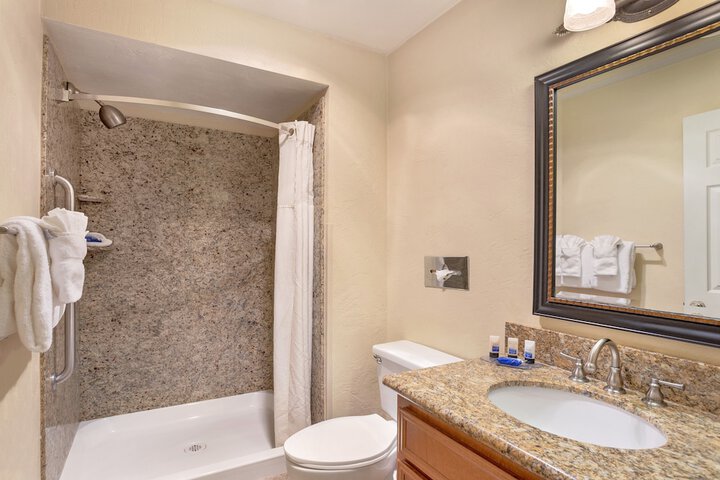 Lincoln Sands Oceanfront Resort an Ascend Collection Hotel
