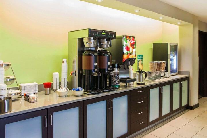 Quality Inn & Suites Peoria North