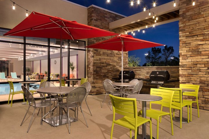 Terrace/Patio 23 of 24