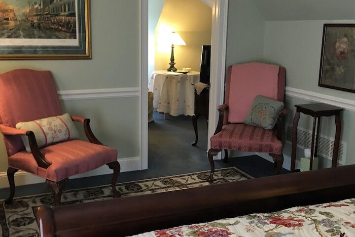 Room 10 of 37