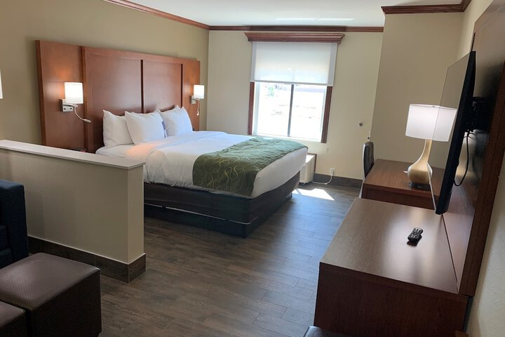Comfort Suites West Monroe near Ike Hamilton Expo Center