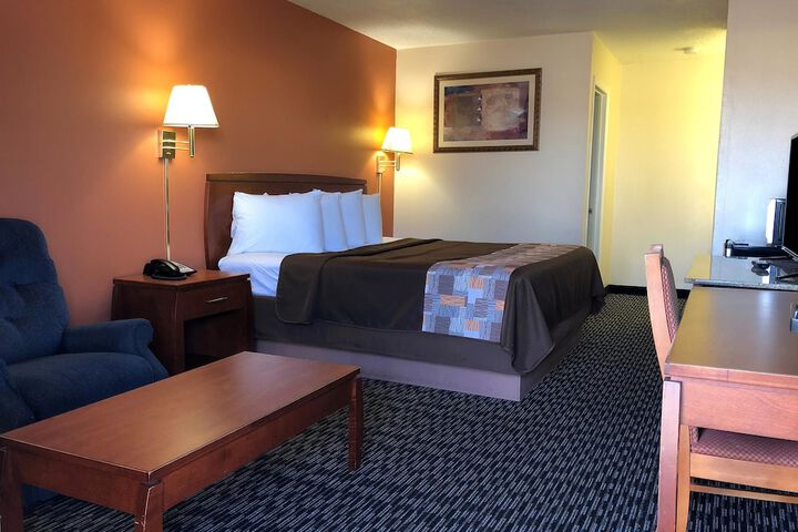 Room 10 of 25