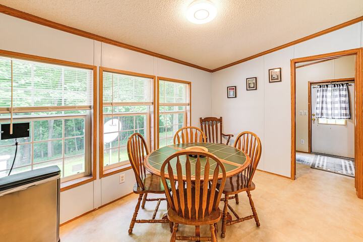 Kuttawa Vacation Rental w / Smart TV Near Marinas!
