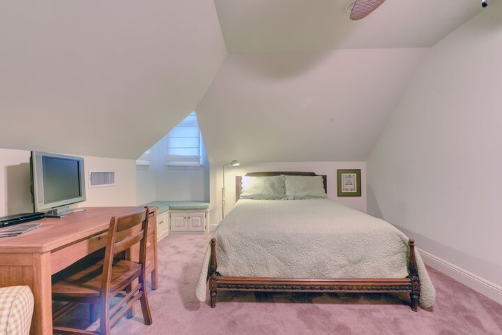 Room 28 of 44