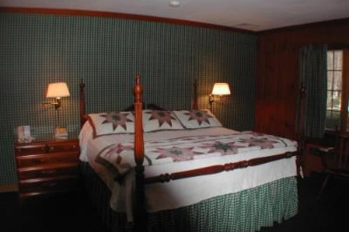 Room 25 of 84