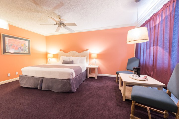 Room 15 of 37