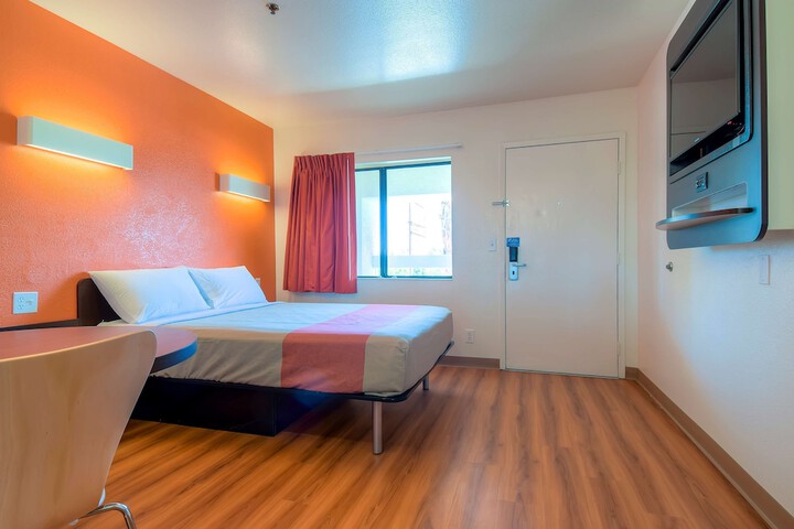 Room 25 of 26