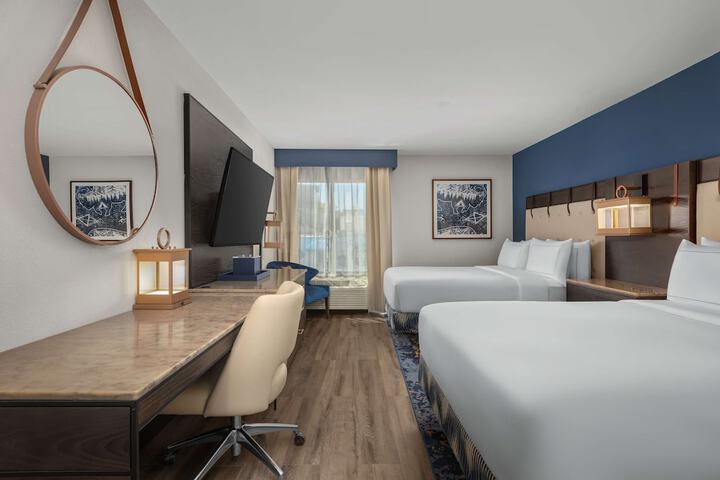 Hotel Westport Kansas City Tapestry Collection by Hilton