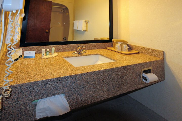 Room 11 of 25