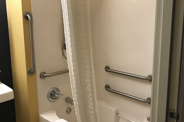 Microtel Inn & Suites by Wyndham Columbus / Near Fort Benning