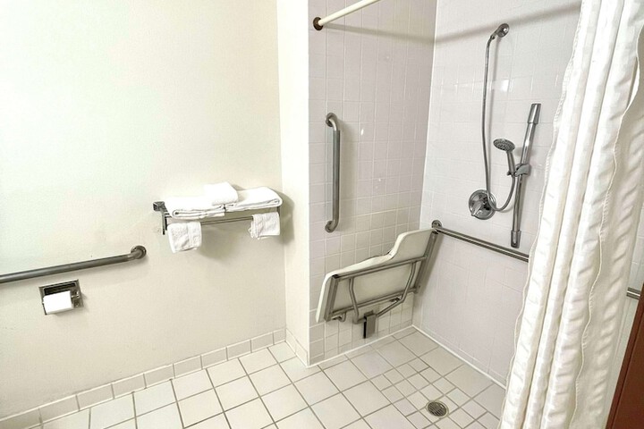 Room 15 of 22