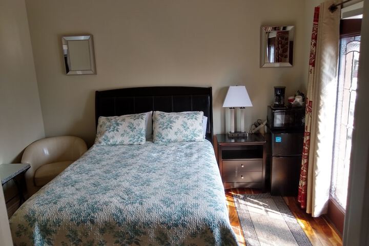 Room 25 of 42