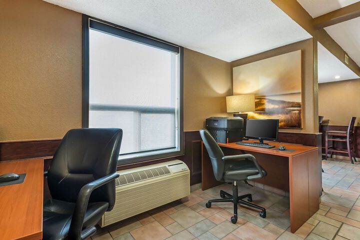 Best Western Strathmore Inn