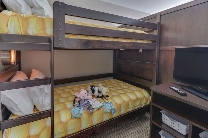 Room 28 of 42