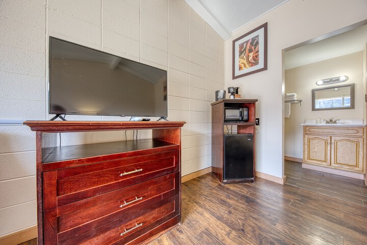 Room 12 of 15