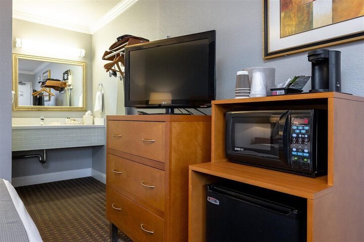 Room 22 of 50