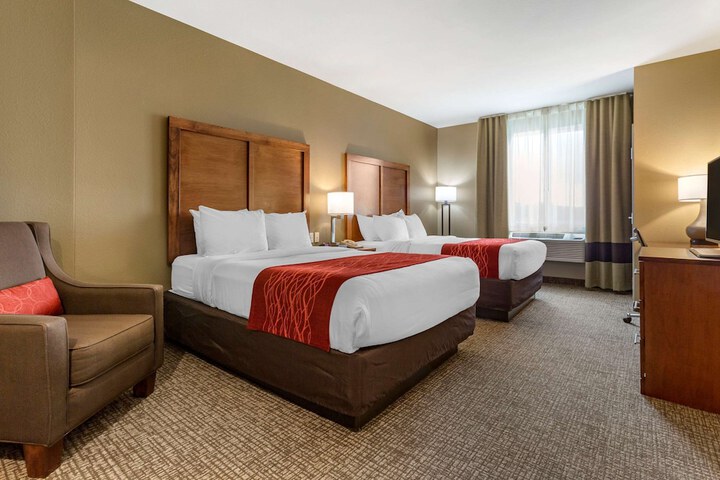 Comfort Inn & Suites Near Mt. Rushmore