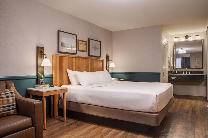 Ayres Lodge Alpine