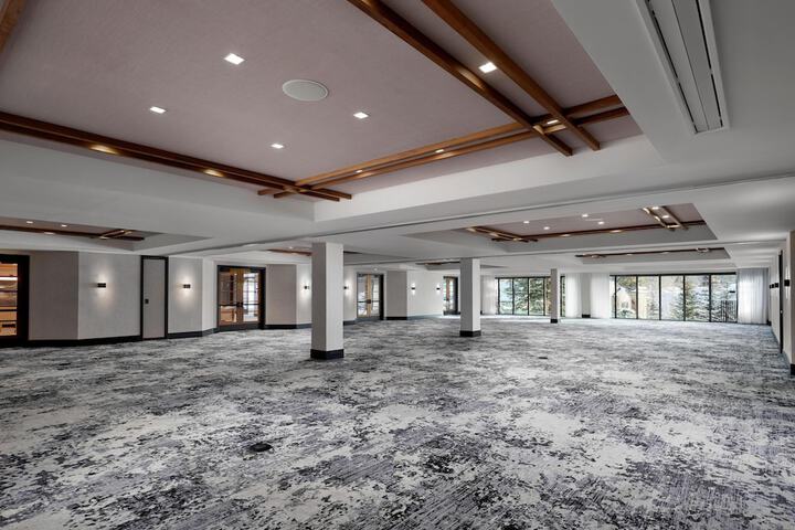 Hotel Alpenrock Breckenridge Curio Collection by Hilton