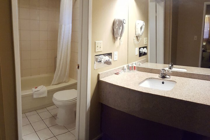 Room 25 of 64