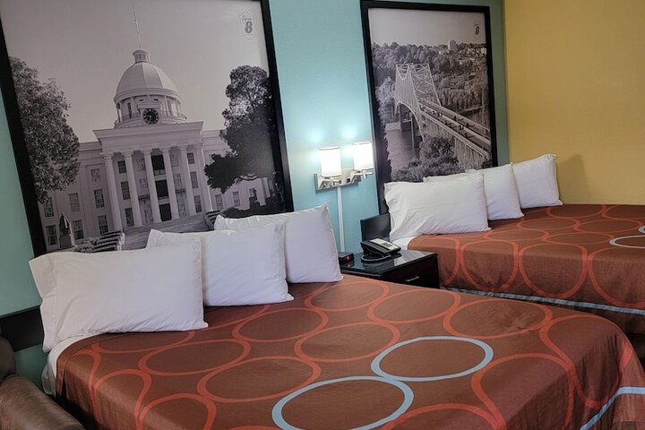 Room 8 of 20