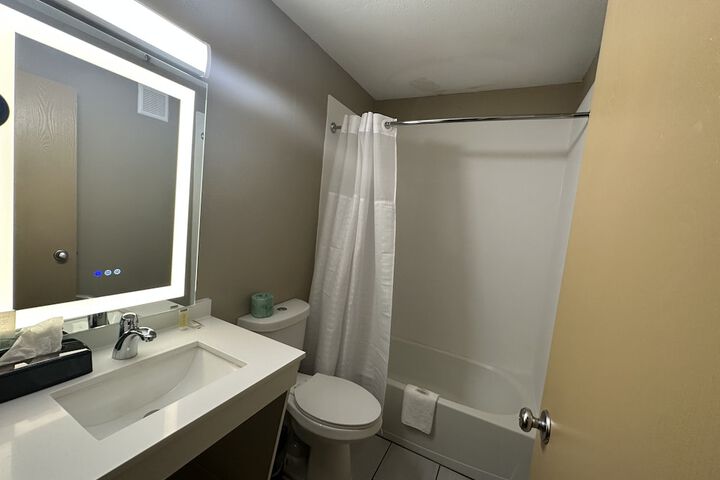 Room 11 of 14