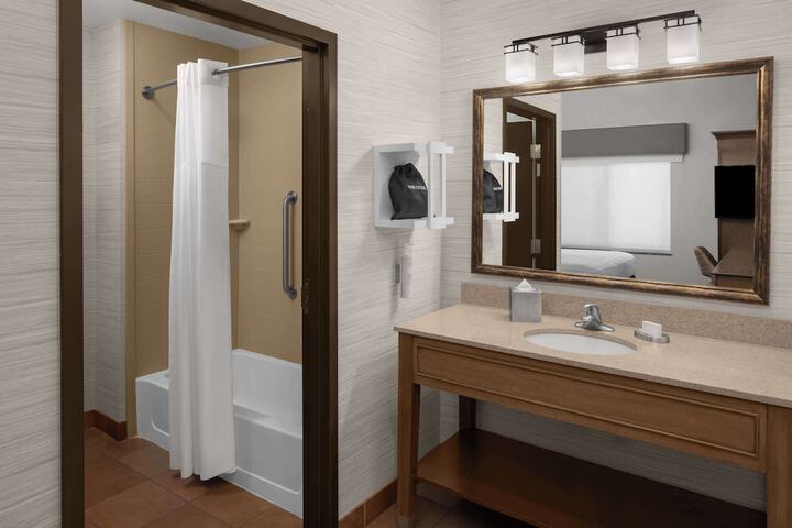 Room 12 of 35