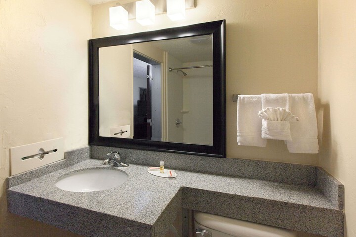 Room 13 of 21