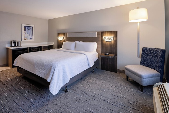 Holiday Inn Express & Suites Flowood by IHG